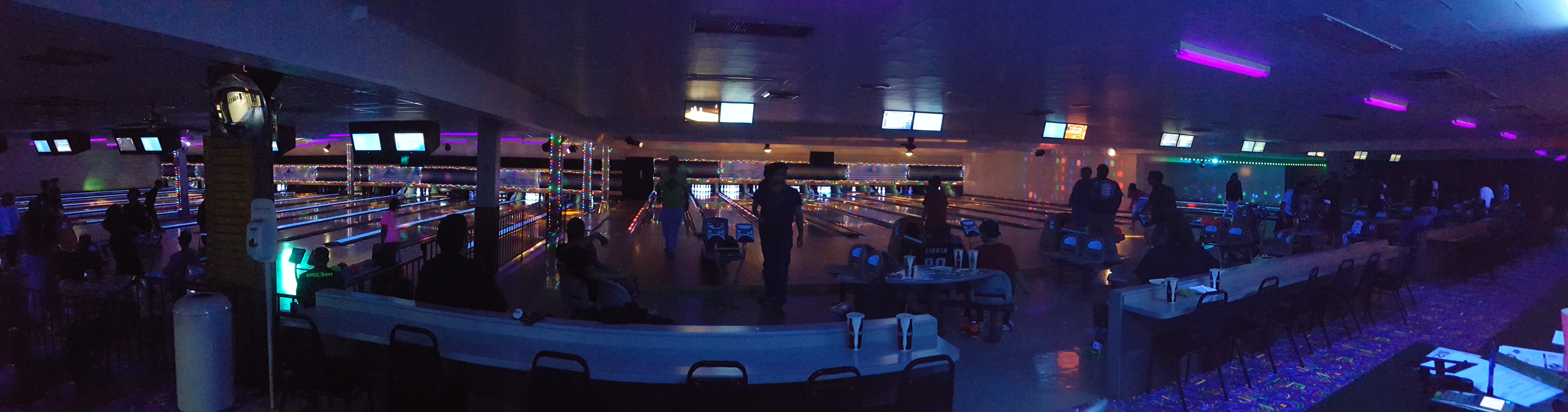 Earl-Bowl Lanes